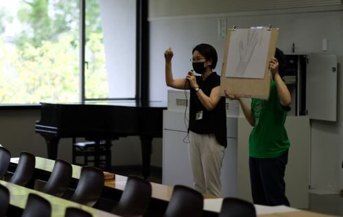 芸術学科実技体験講座(コラージュ)