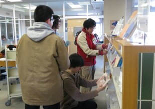 『人物本棚』公開 選書ツアー1